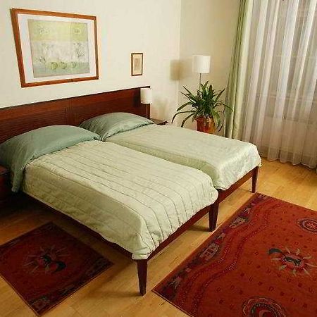 Hotel Cerna Liska à Prague Extérieur photo