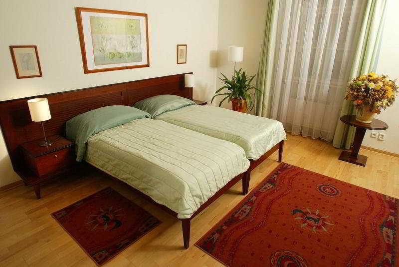 Hotel Cerna Liska à Prague Extérieur photo