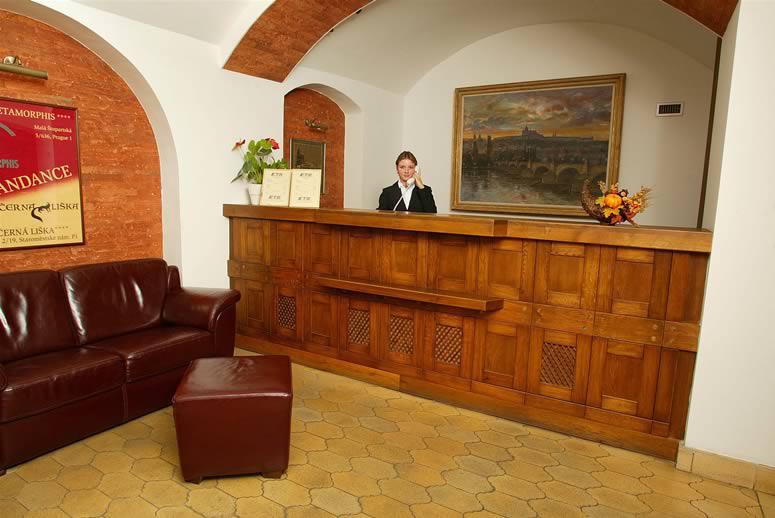 Hotel Cerna Liska à Prague Extérieur photo